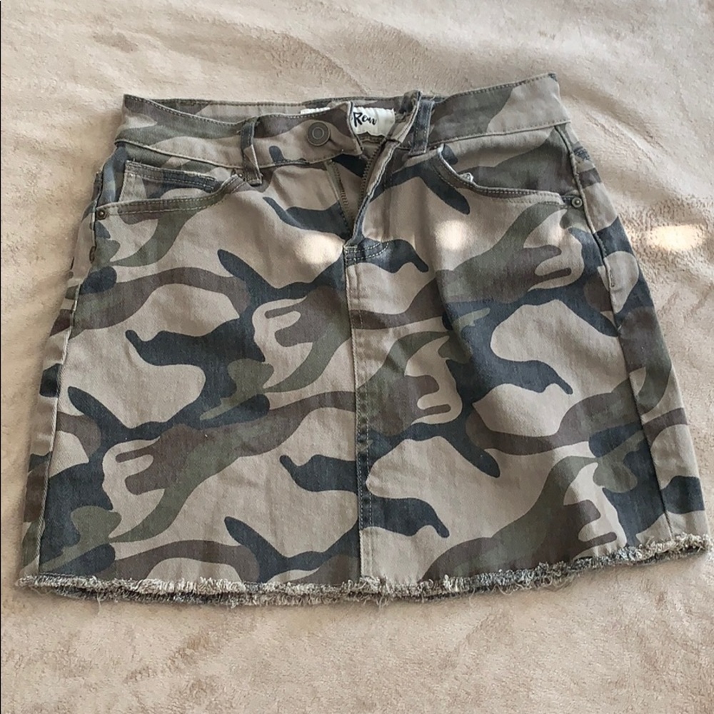 Camo mini skirt